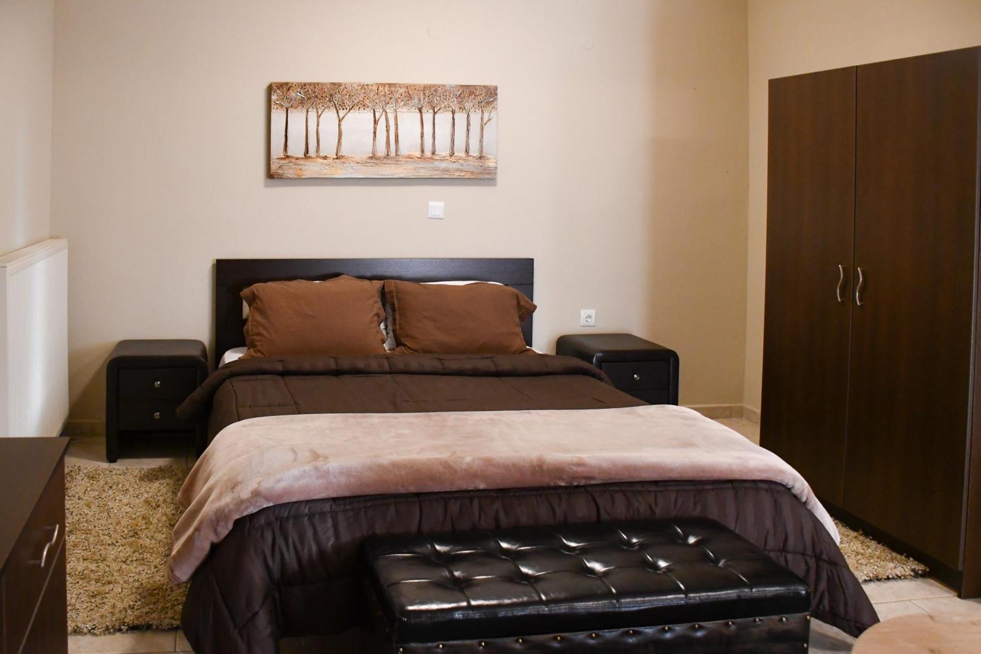 Toula Rooms Angistron ภายนอก รูปภาพ