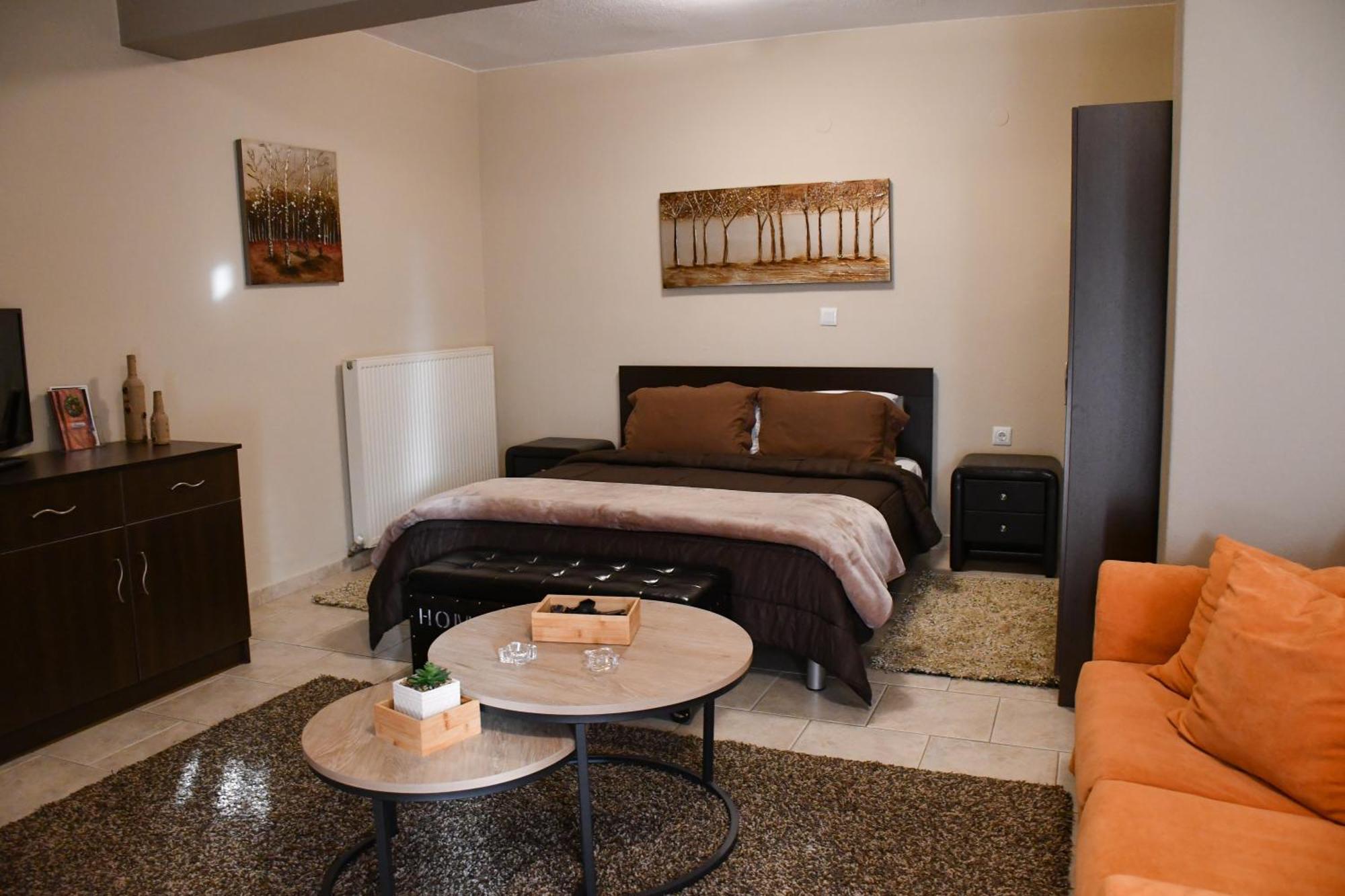 Toula Rooms Angistron ภายนอก รูปภาพ