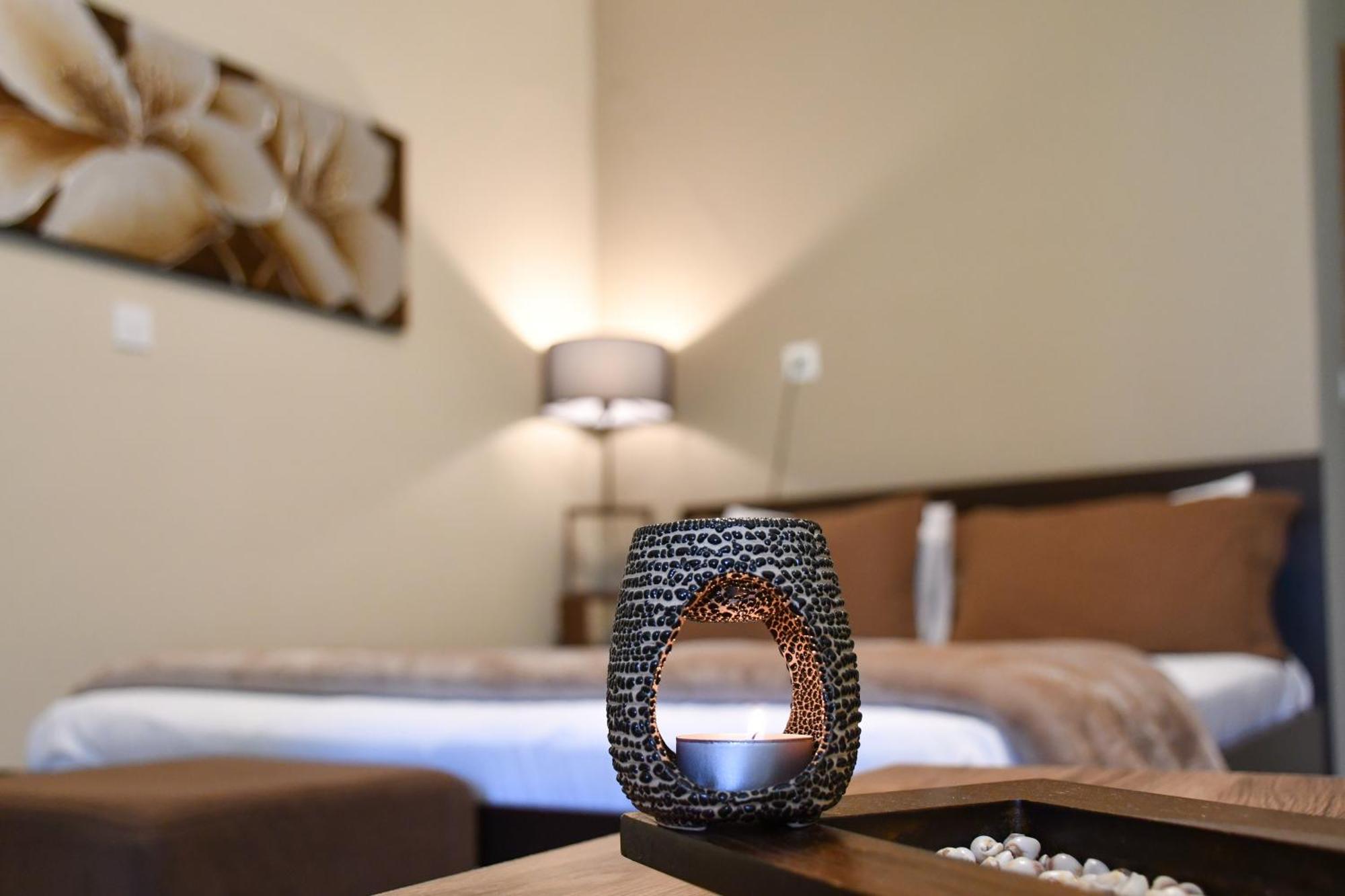Toula Rooms Angistron ภายนอก รูปภาพ